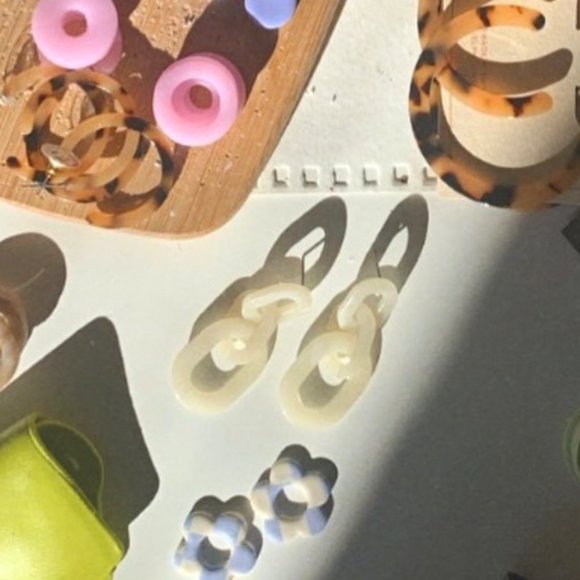 Chain Earrings 🤍 - Picture 2 of 2